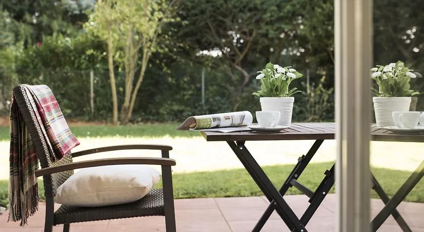 Parkside Apartment House Dusseldorf 2*,  Germany